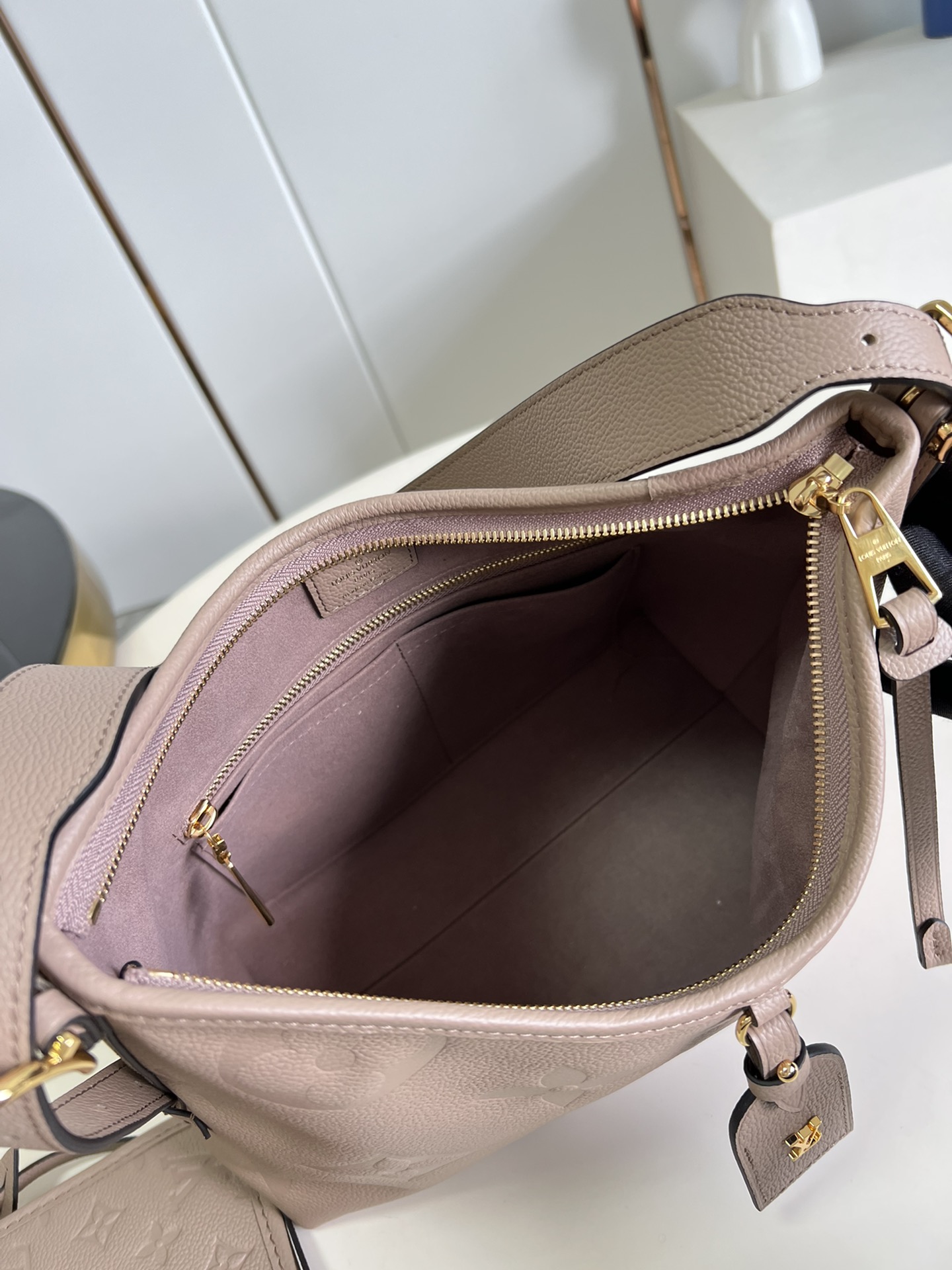 Bagsaaa L0vis Vvtt0n Carryall PM bag Taupe