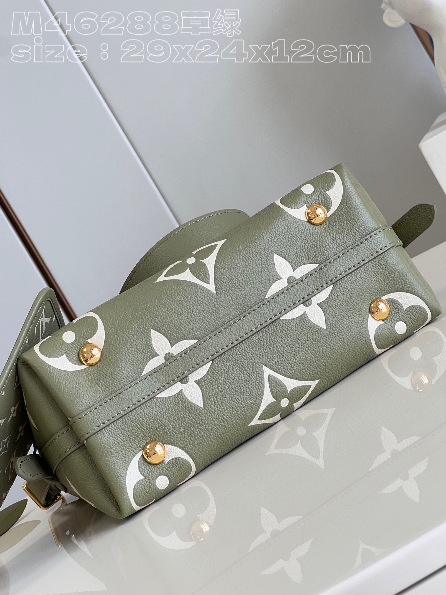 Bagsaaa L0vis Vvtt0n Carryall PM bag Green