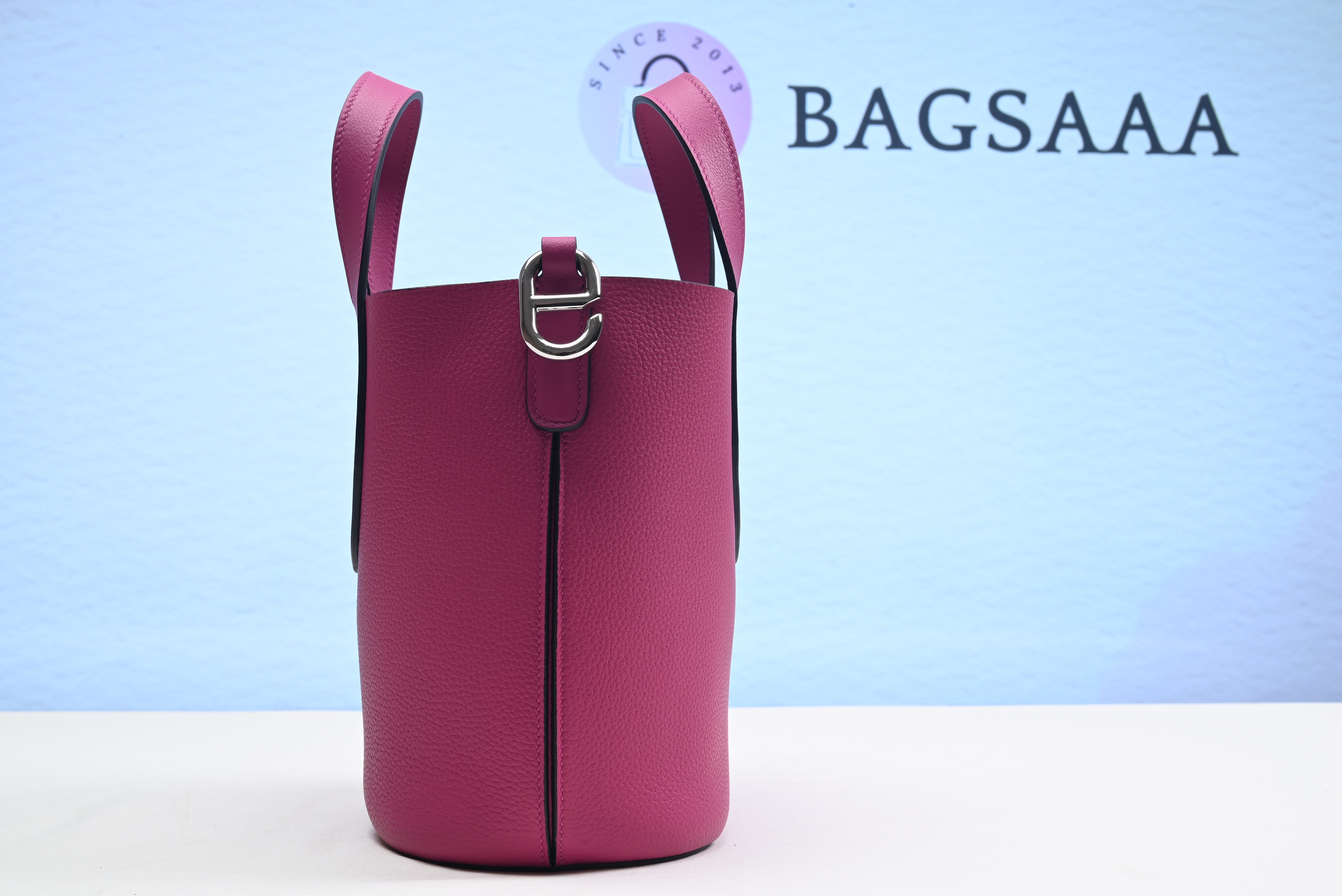 Bagsaaa H**me5 In the Loop Bag Pink 18cm