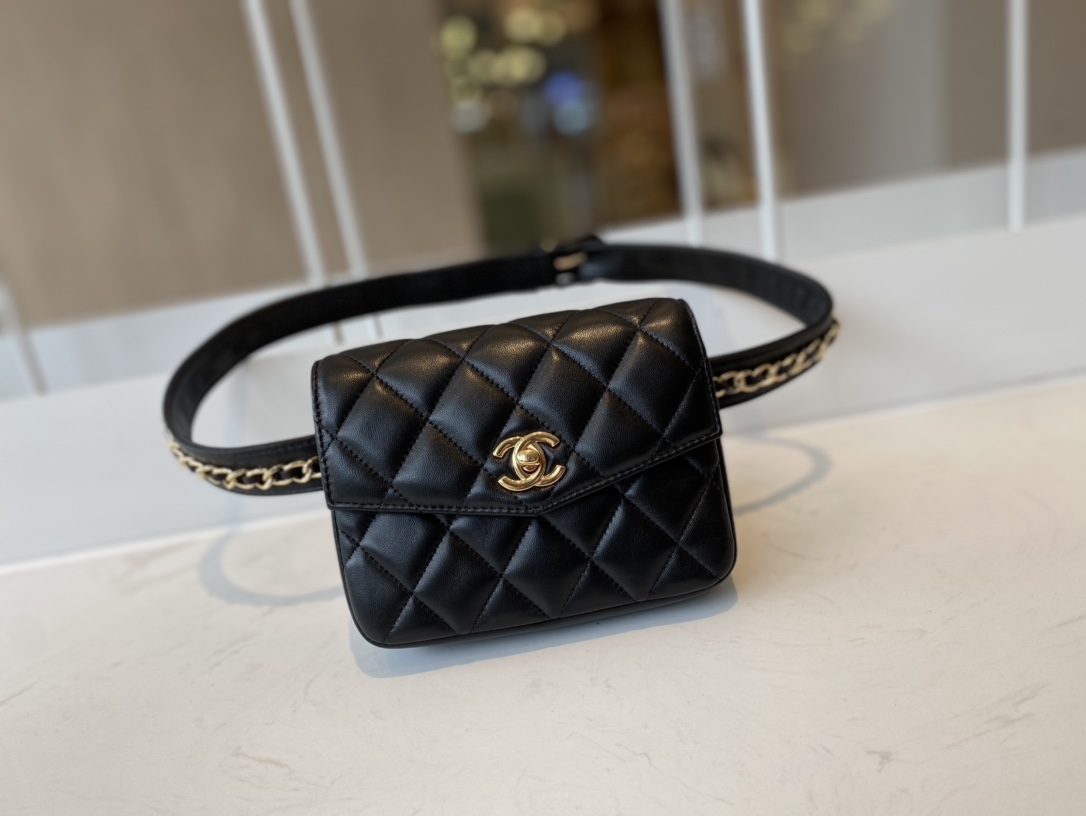 Bagsaaa Ch**el Vintage Waist Bag Black Lambskin - 18*11*5cm