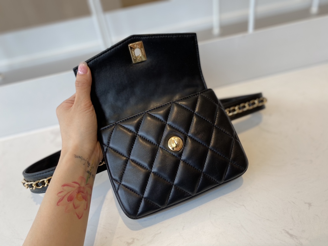 Bagsaaa Ch**el Vintage Waist Bag Black Lambskin - 18*11*5cm
