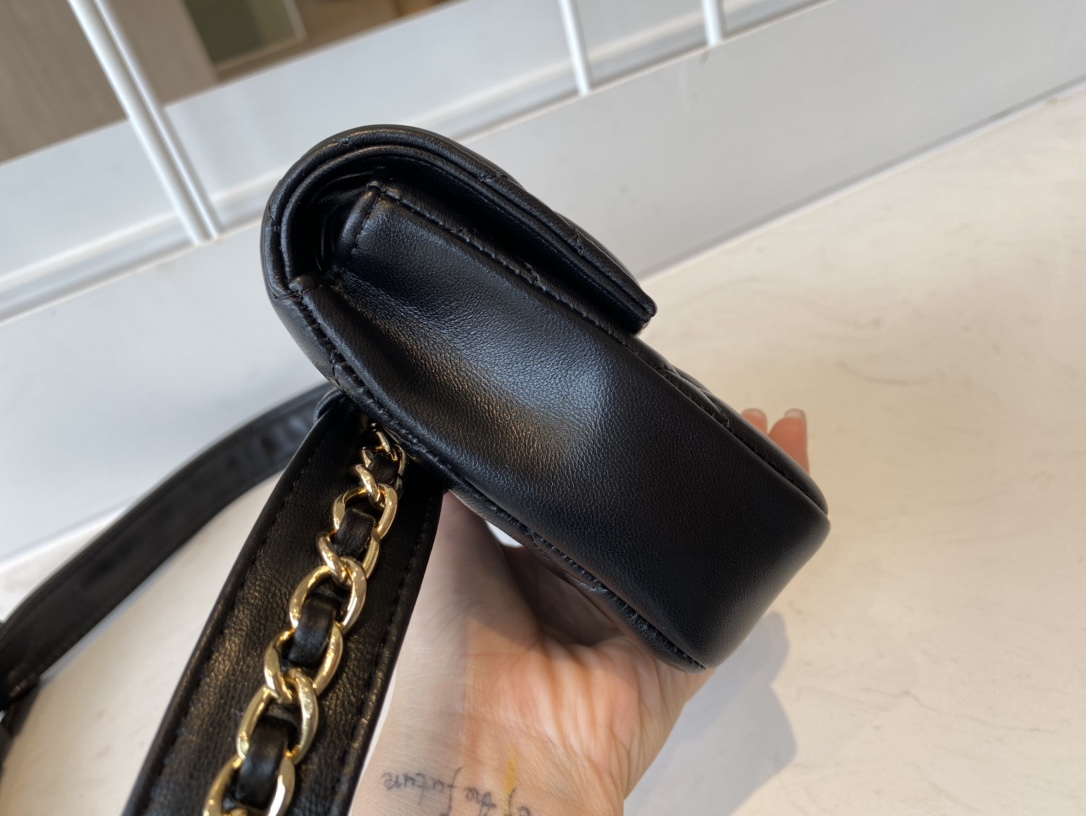 Bagsaaa Ch**el Vintage Waist Bag Black Lambskin - 18*11*5cm