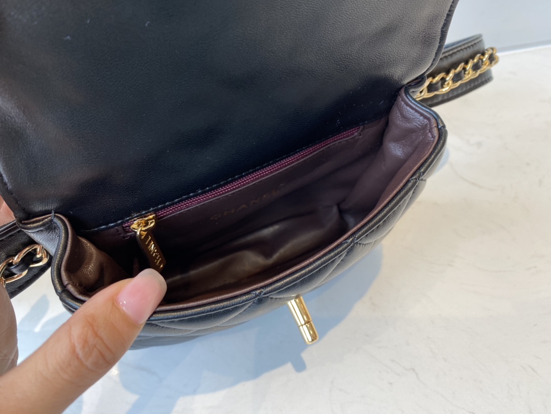 Bagsaaa Ch**el Vintage Waist Bag Black Lambskin - 18*11*5cm