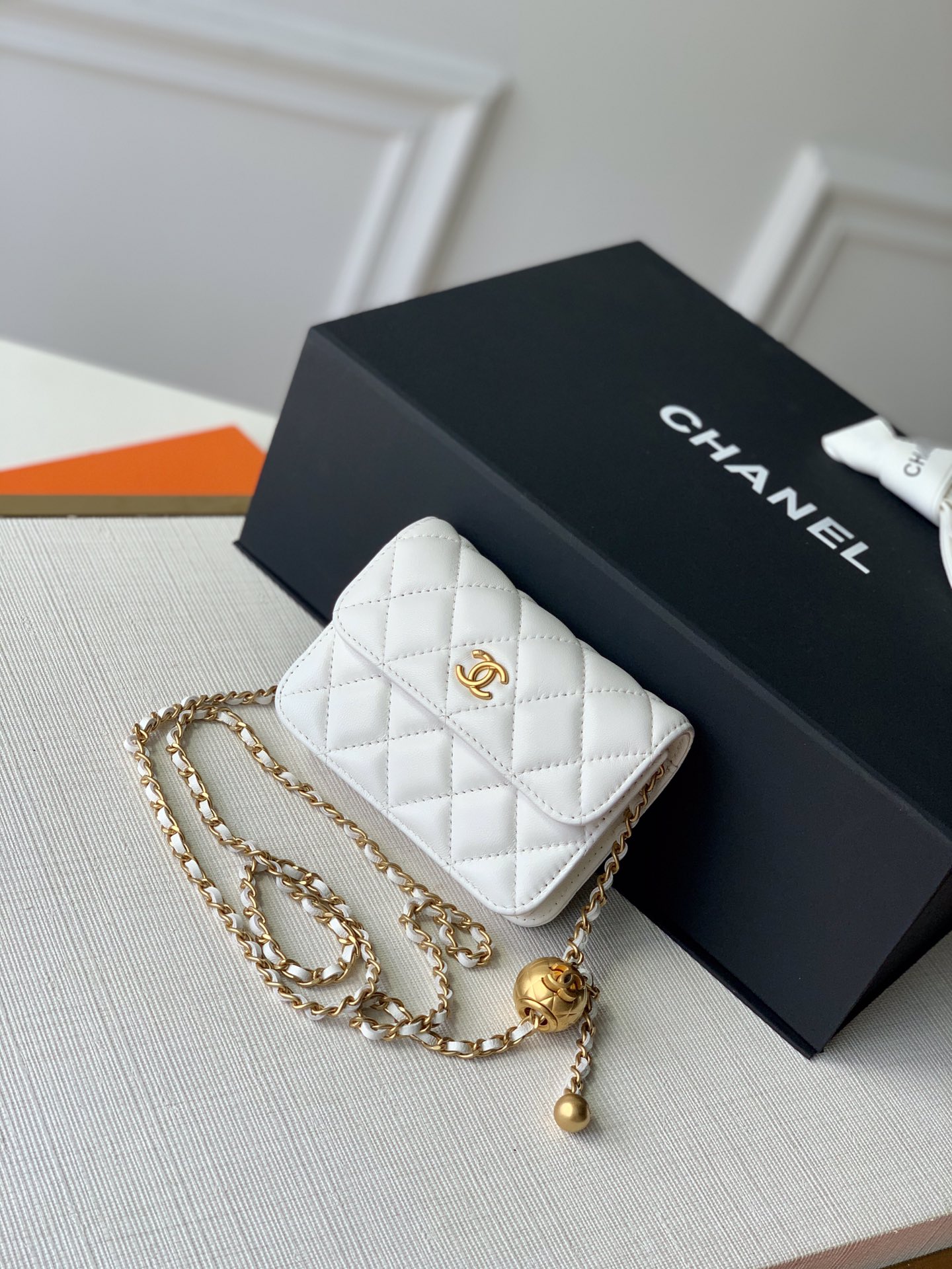 Bagsaaa Ch**el Mini Belt Bag White Lambskin - 12x3x9cm