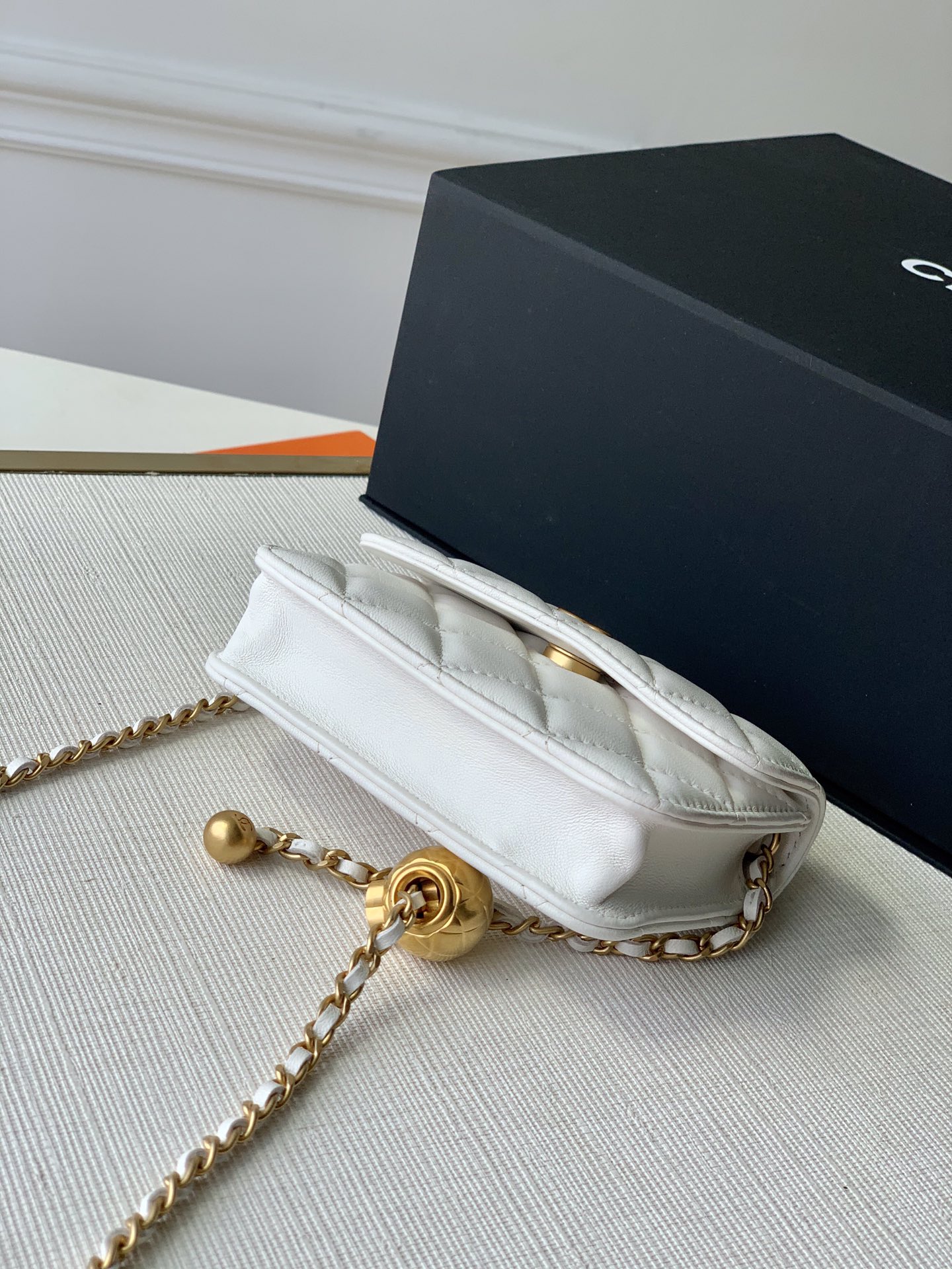 Bagsaaa Ch**el Mini Belt Bag White Lambskin - 12x3x9cm