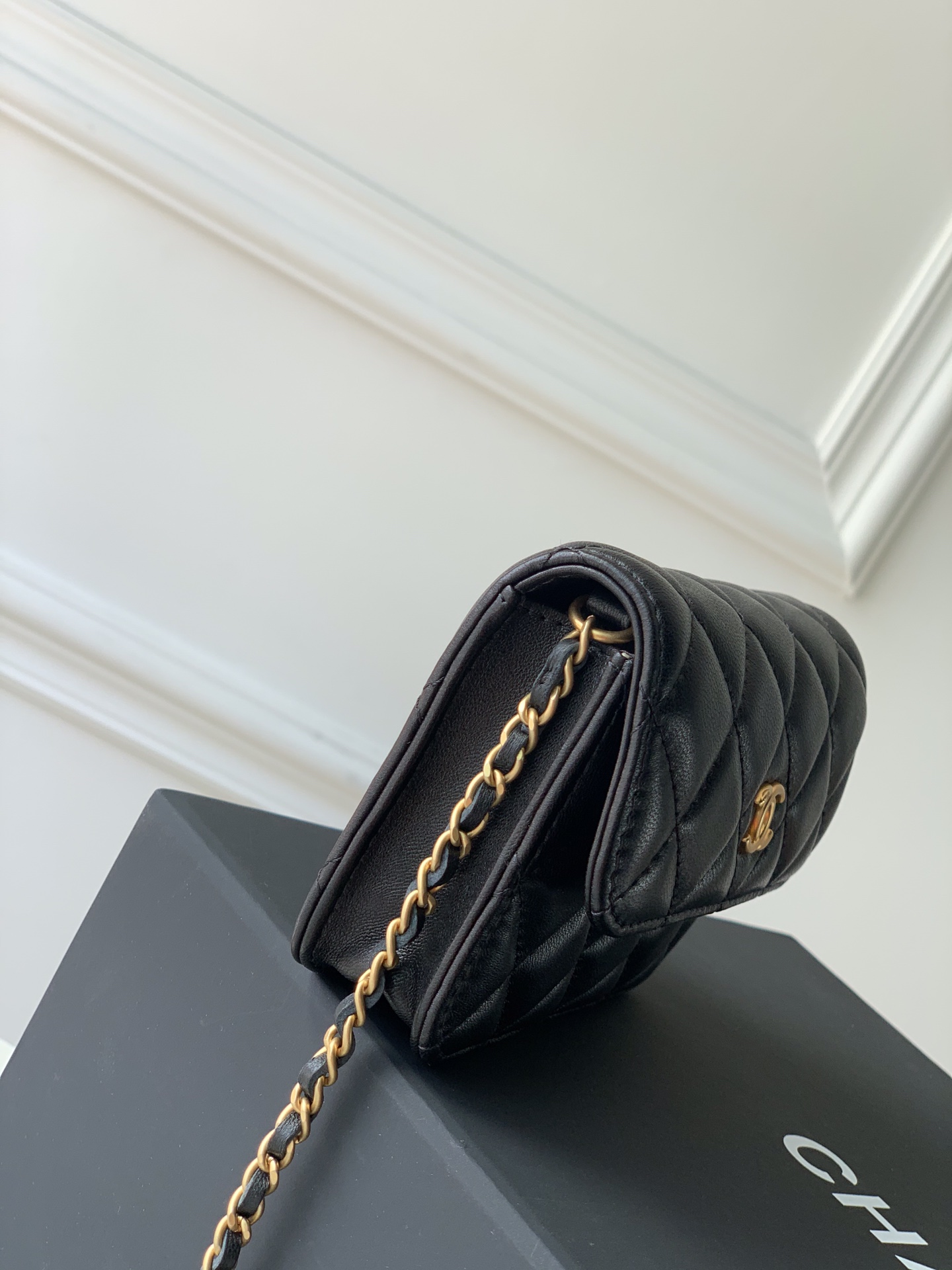 Bagsaaa Ch**el Mini Belt Bag Black Lambskin - 12x3x9cm