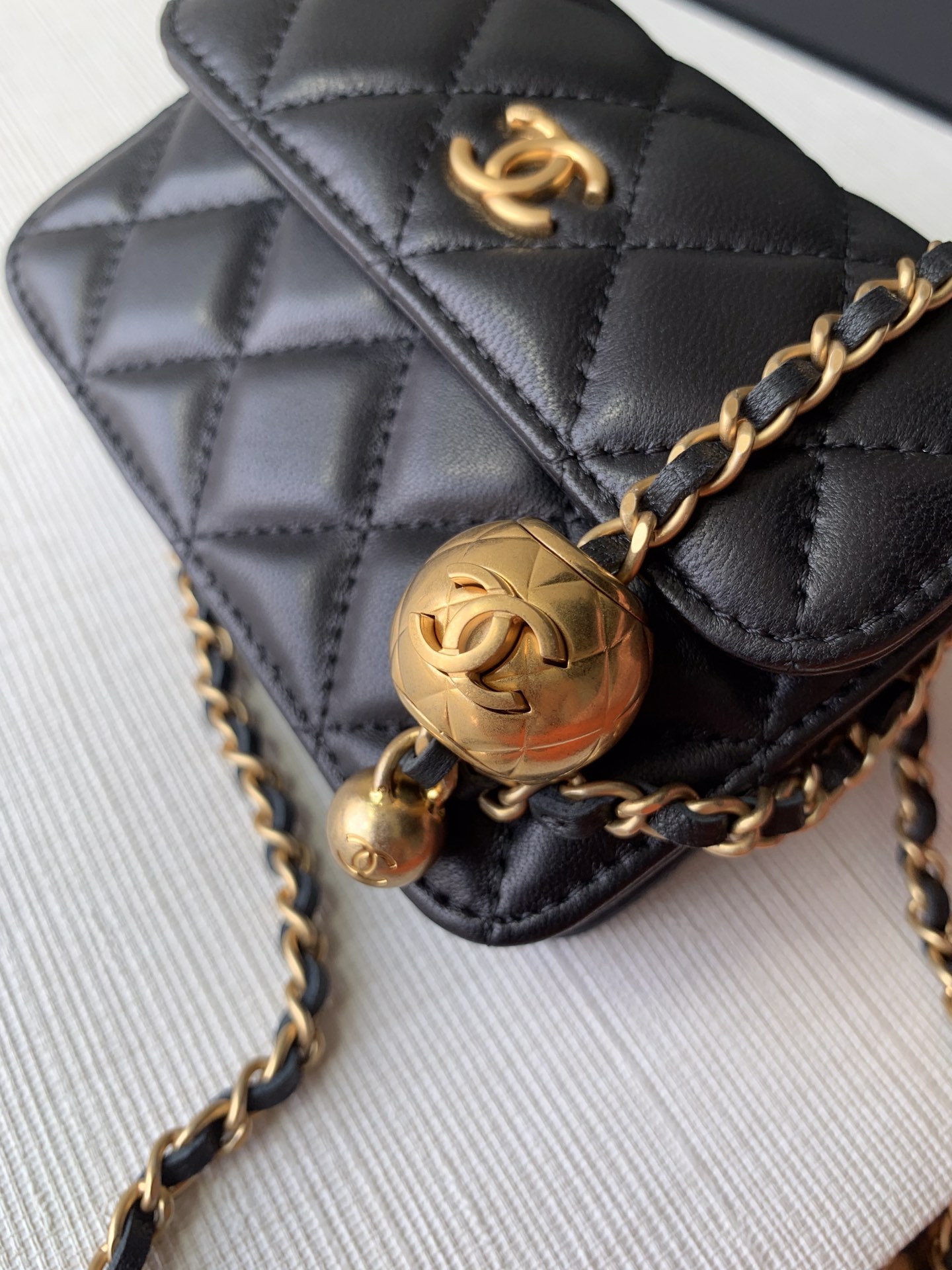 Bagsaaa Ch**el Mini Belt Bag Black Lambskin - 12x3x9cm
