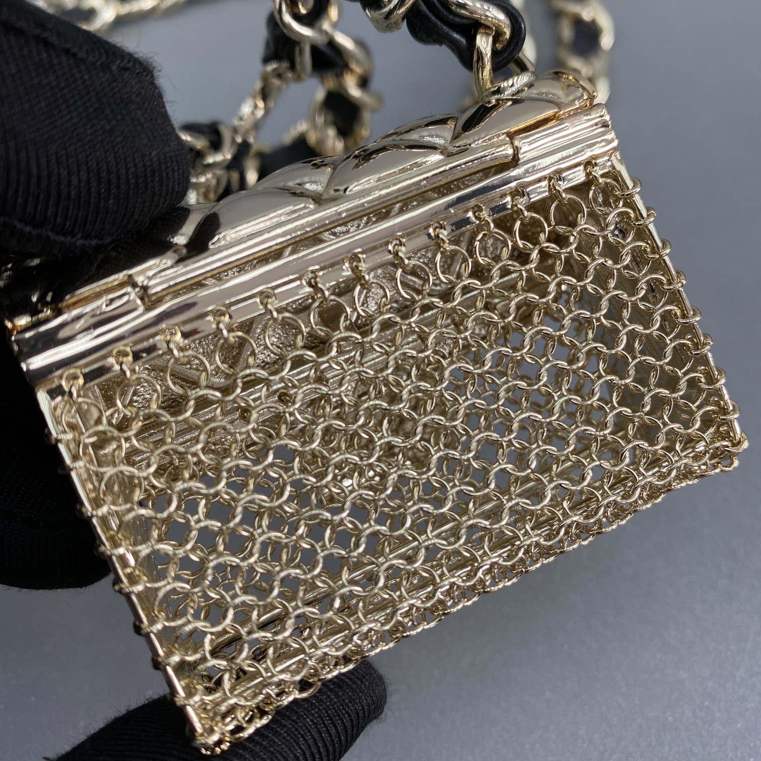 Bagsaaa Ch**el Belt bag gold metal - 6.2x2.7x4.7cm