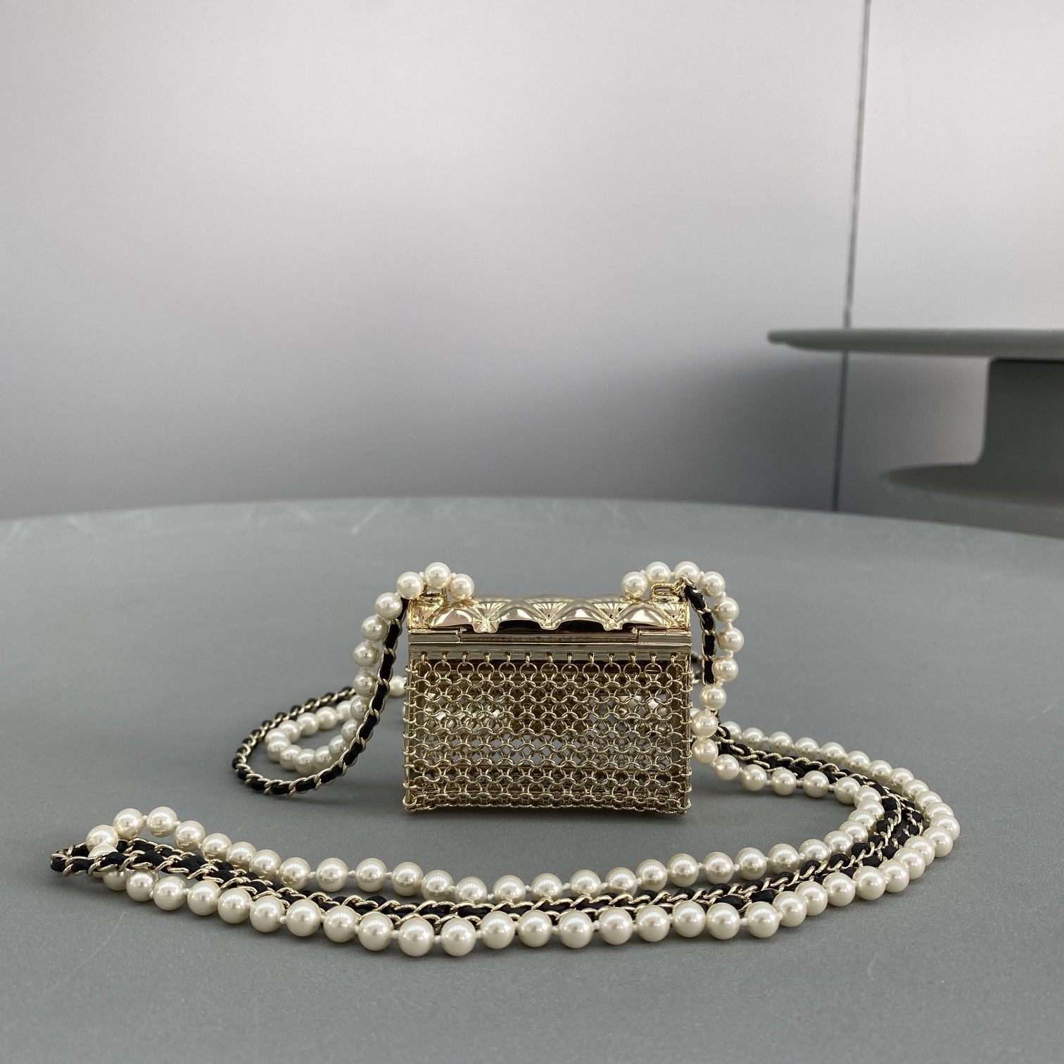 Bagsaaa Ch**el Tiny Belt bag gold metal pearl chain - 6.2x2.7x4.7cm