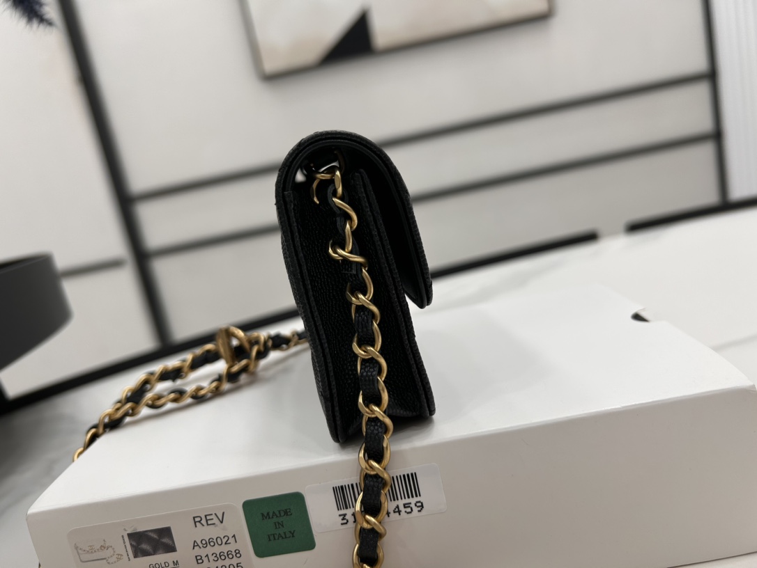 Bagsaaa Ch**el Belt Bag 24k Black