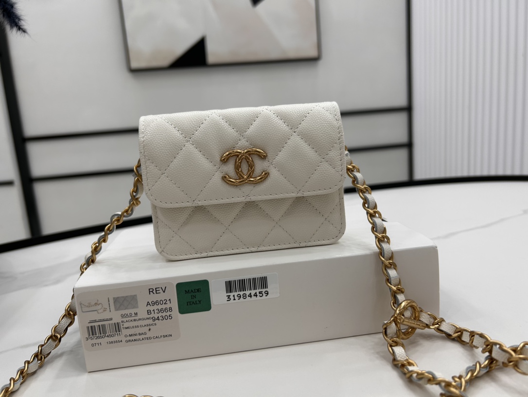 Bagsaaa Ch**el Belt Bag 24k White