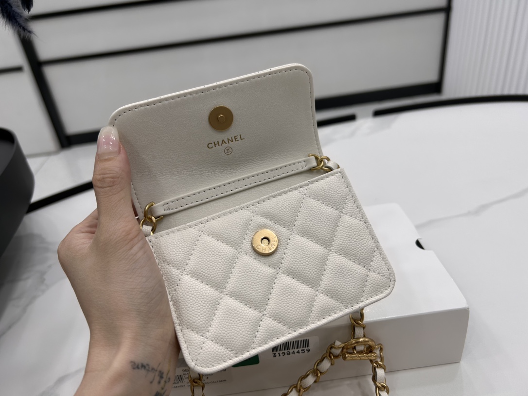 Bagsaaa Ch**el Belt Bag 24k White