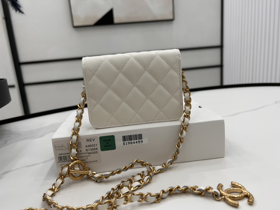 Bagsaaa Ch**el Belt Bag 24k White