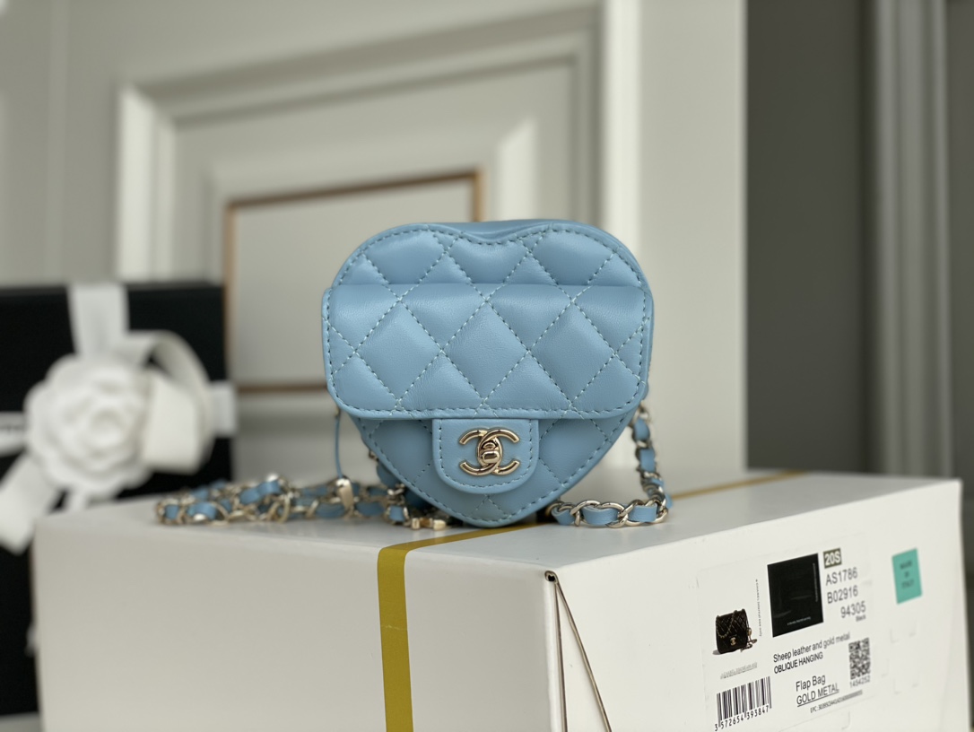 Bagsaaa Ch**el Heart Belt Bag Blue - 11x8.5x5.5cm