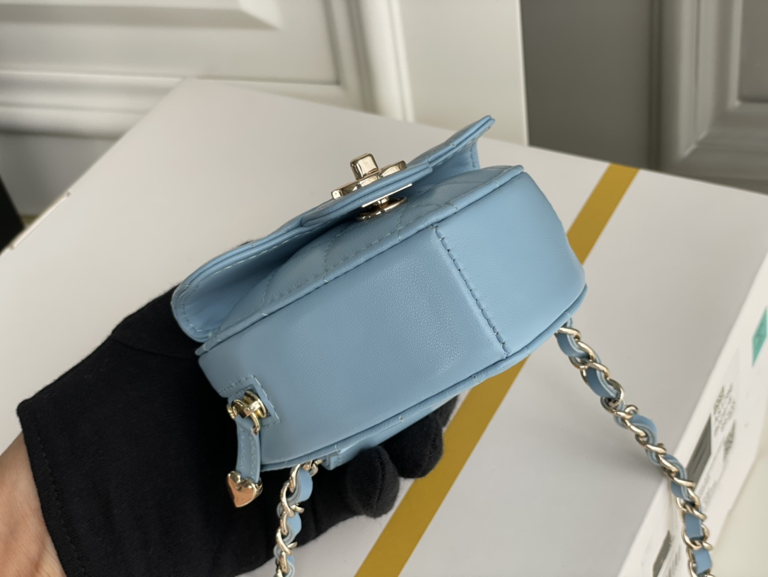 Bagsaaa Ch**el Heart Belt Bag Blue - 11x8.5x5.5cm