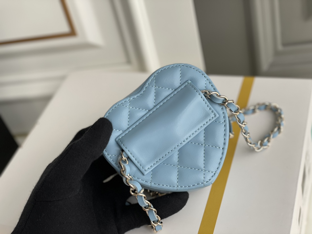 Bagsaaa Ch**el Heart Belt Bag Blue - 11x8.5x5.5cm