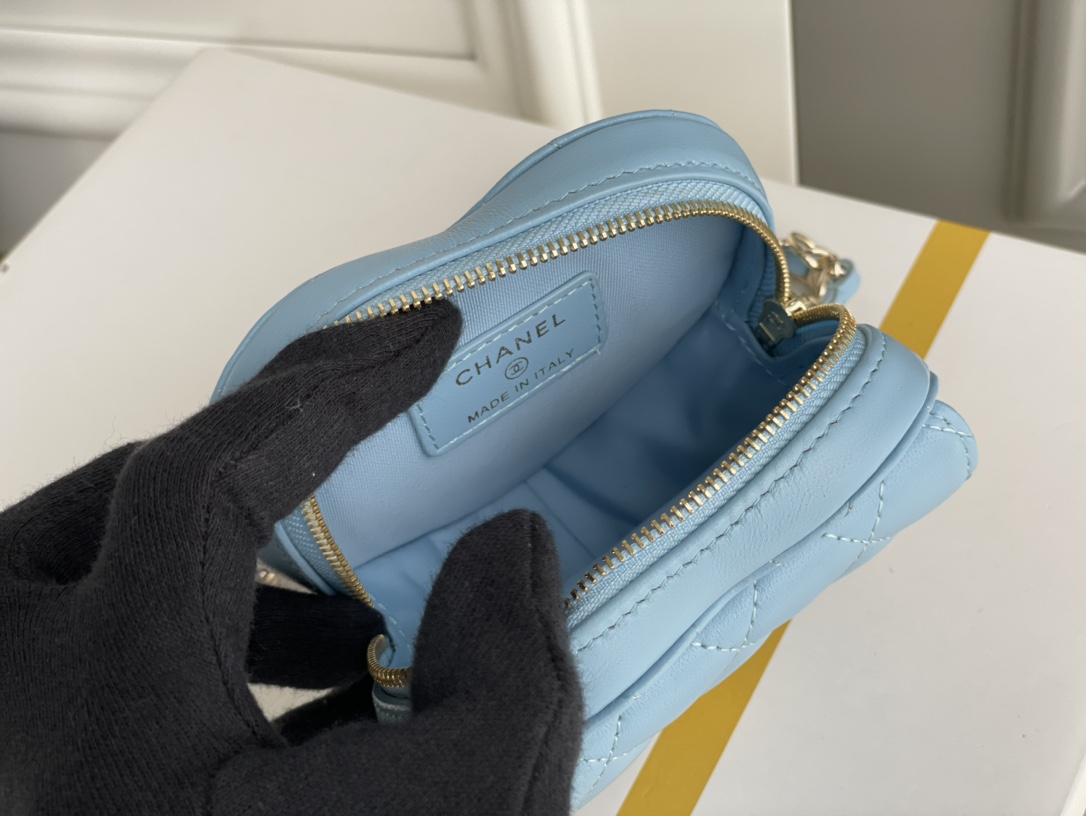 Bagsaaa Ch**el Heart Belt Bag Blue - 11x8.5x5.5cm
