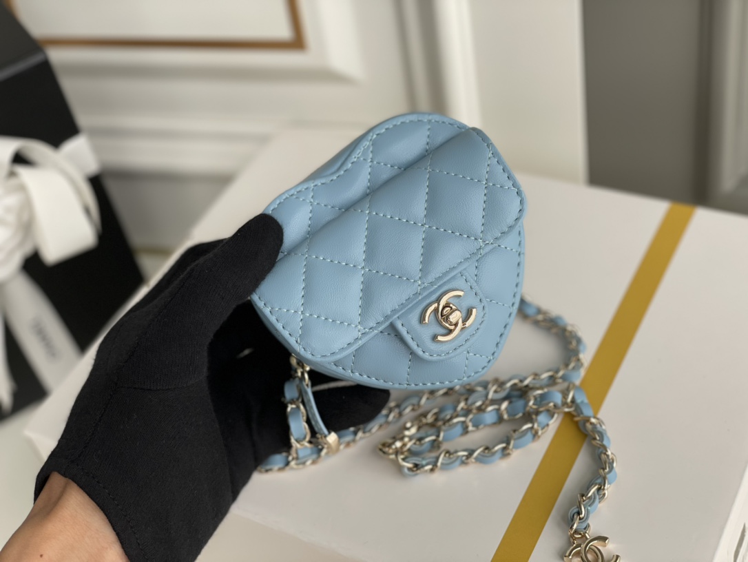 Bagsaaa Ch**el Heart Belt Bag Blue - 11x8.5x5.5cm