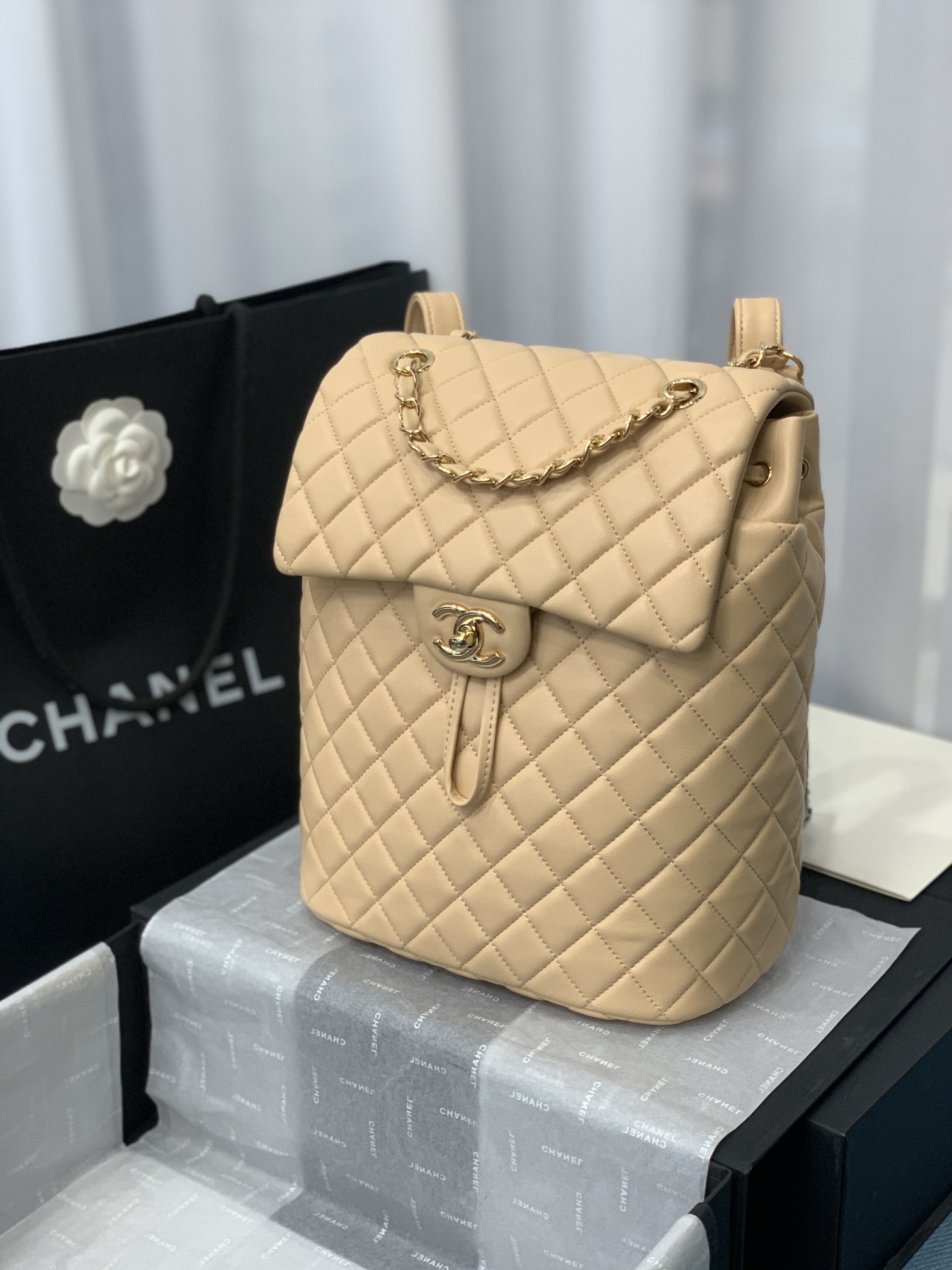 Bagsaaa Ch**el Urban Spirit Beige Lambskin Leather Gold Hardware - 28X23X13CM