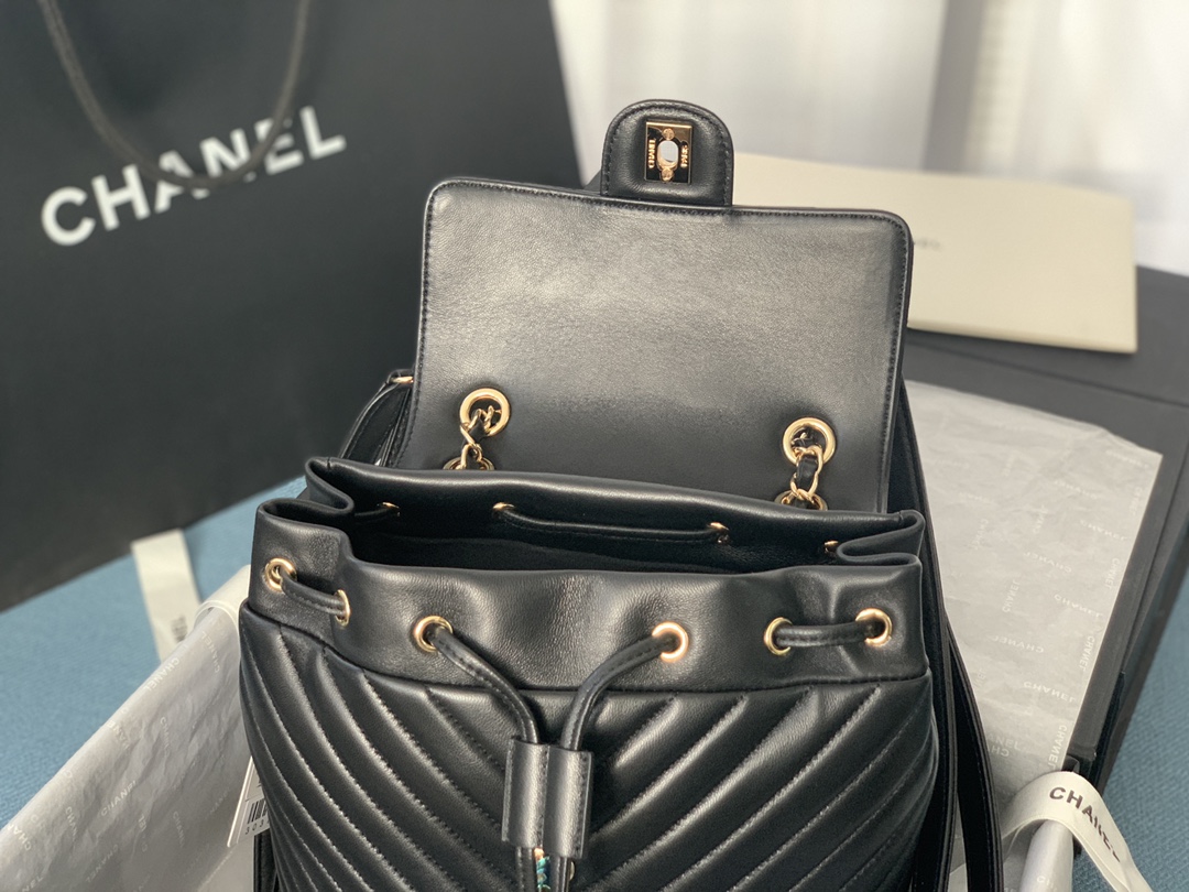Bagsaaa Ch**el Urban Spirit Black Chevron Lambskin Leather Gold Hardware - 25X20X10CM