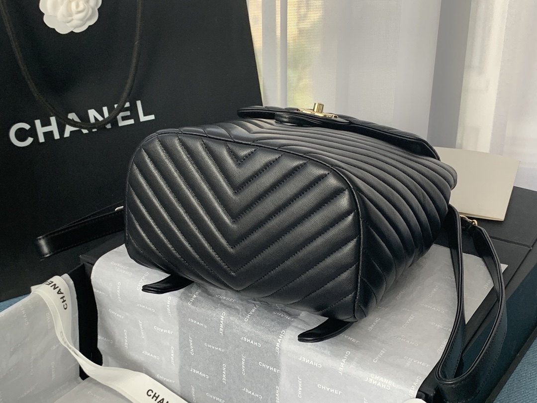 Bagsaaa Ch**el Urban Spirit Black Chevron Lambskin Leather Gold Hardware - 25X20X10CM