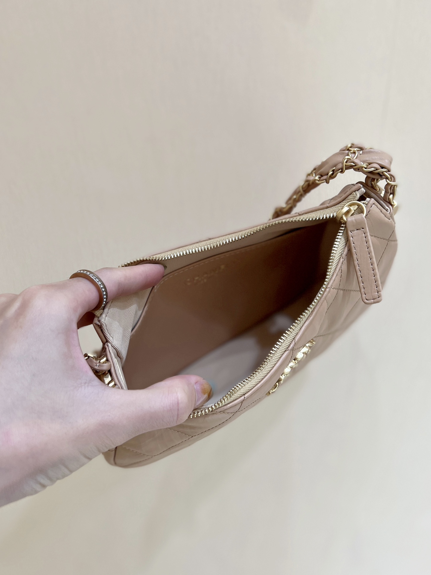 Bagsaaa Ch**el 19 Hobo Shoulder Beige Bag - 12×20.5×4.5cm