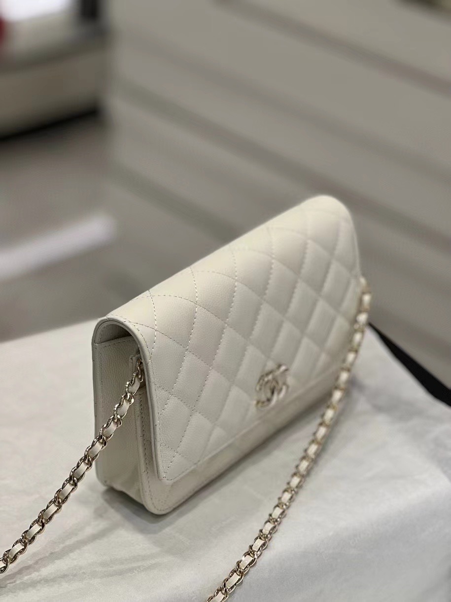 Bagsaaa Ch**el WOC White Caviar Leather With Crystal CC Logo - 19-3-12cm