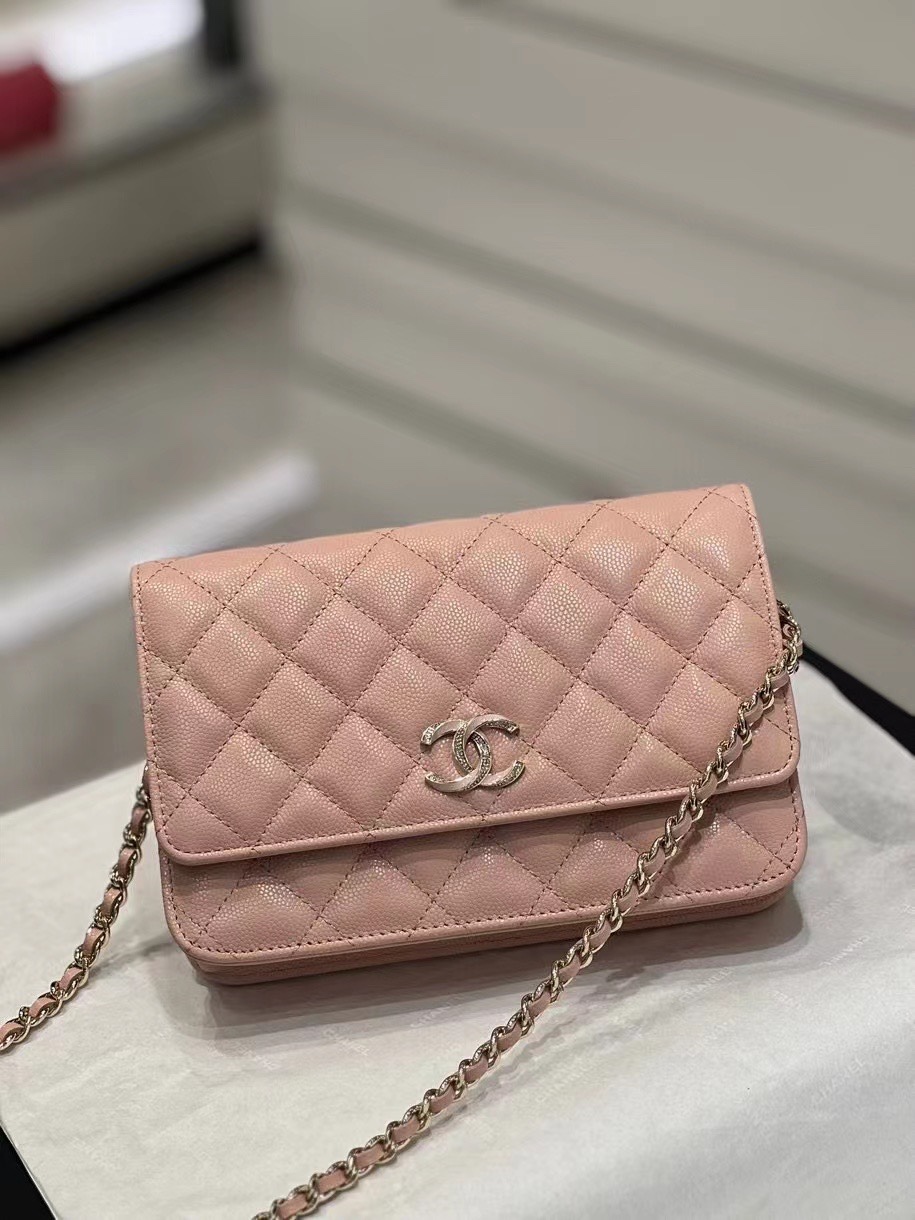Bagsaaa Ch**el WOC Pink Caviar Leather With Crystal CC Logo - 19-3-12cm