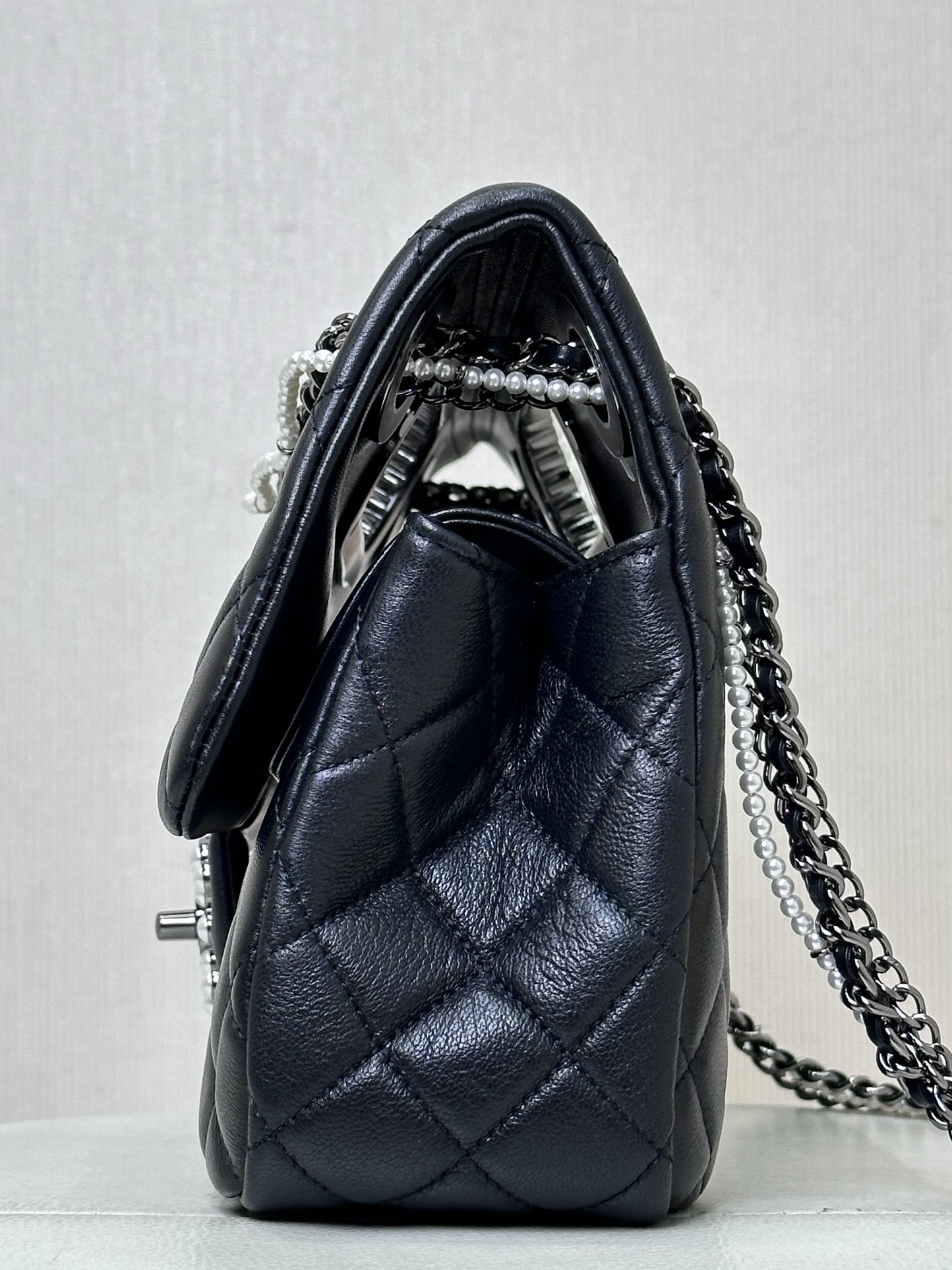 Bagsaaa Ch**el Pearl Chain Flap Bag - 29x19cm