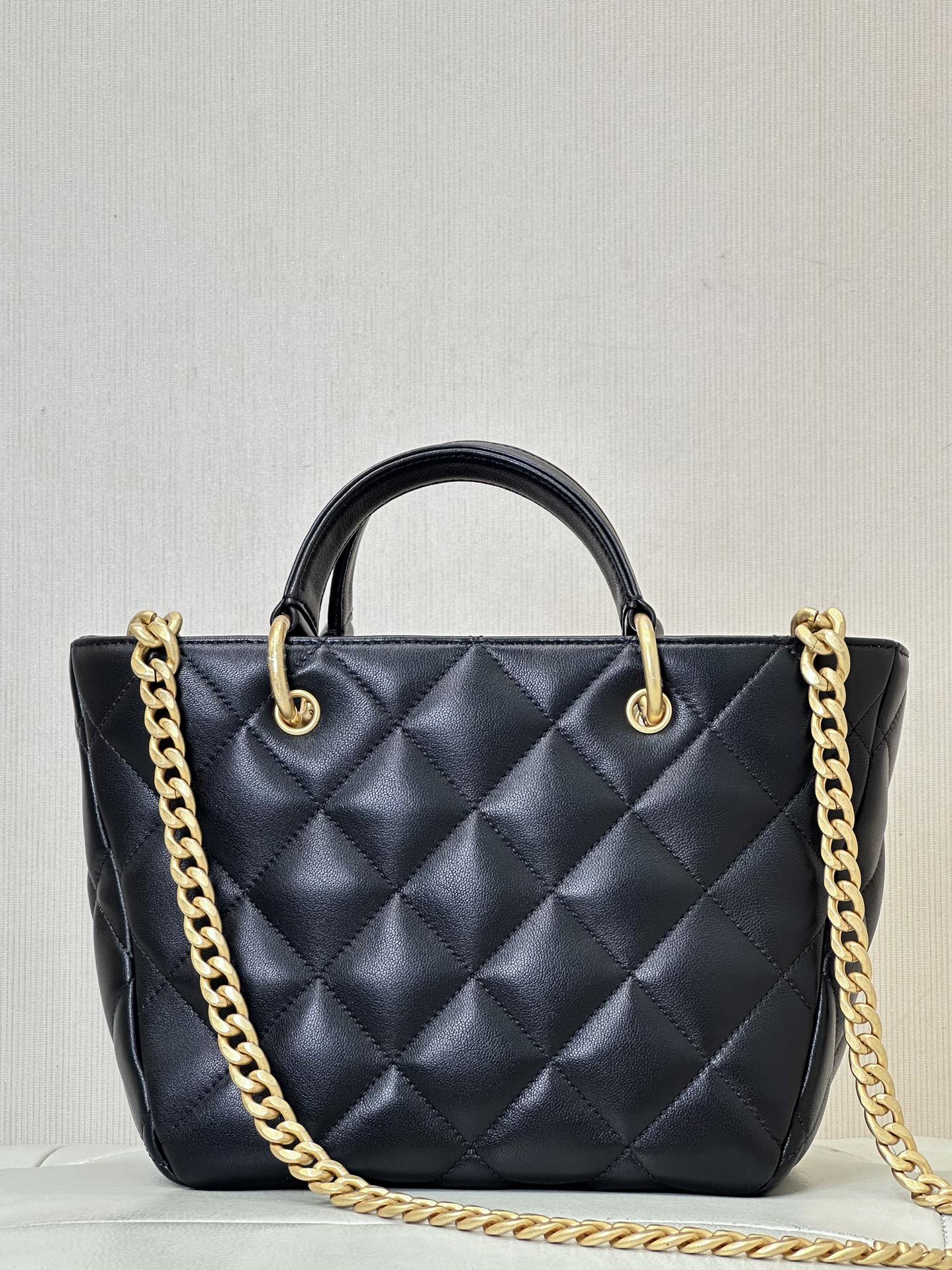 Bagsaaa Ch**el Black handle Tote - 22/19/14cm