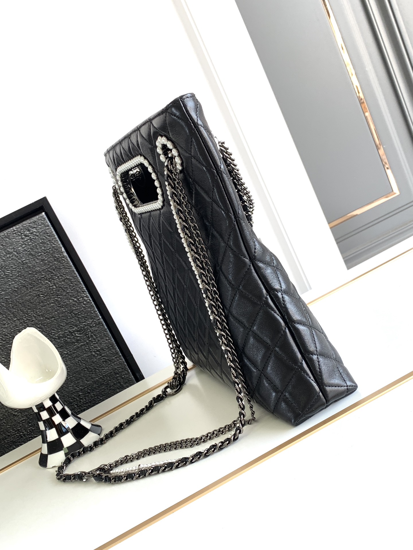 Bagsaaa Ch**el Shopping Bag Aged Shiny Lambskin, Crystal Pearls & Black Metal Black