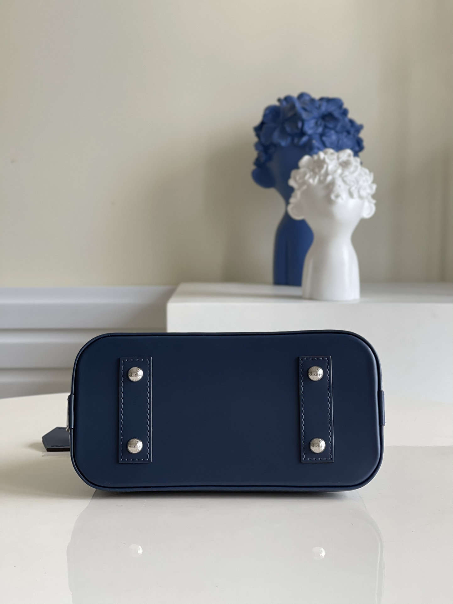 Bagsaaa L0vis Vvtt0n Alma BB Epi Leather Blue - 23.5 x 17.5 x 11.5