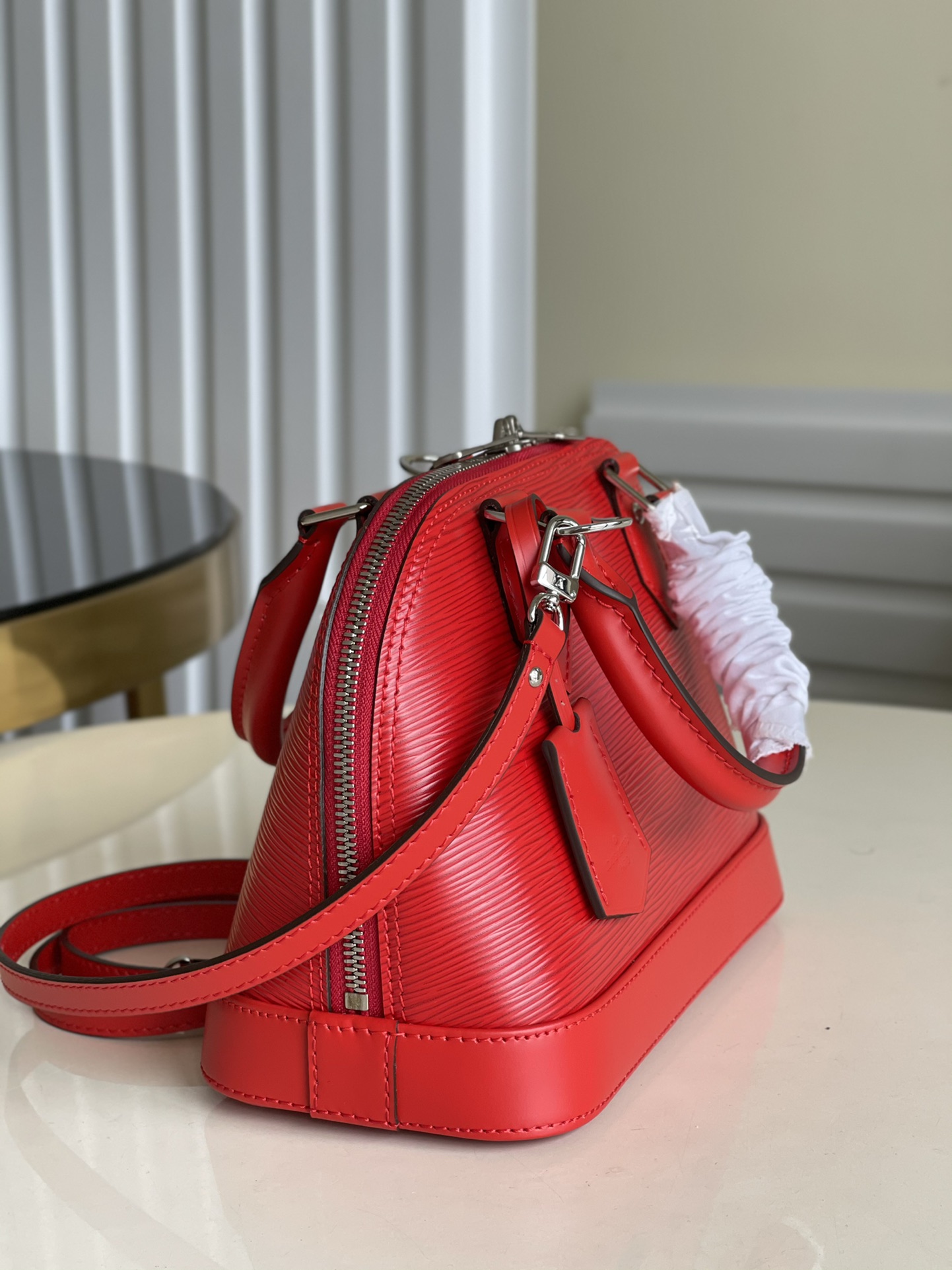 Bagsaaa L0vis Vvtt0n Alma BB Epi Leather Red - 23.5 x 17.5 x 11.5