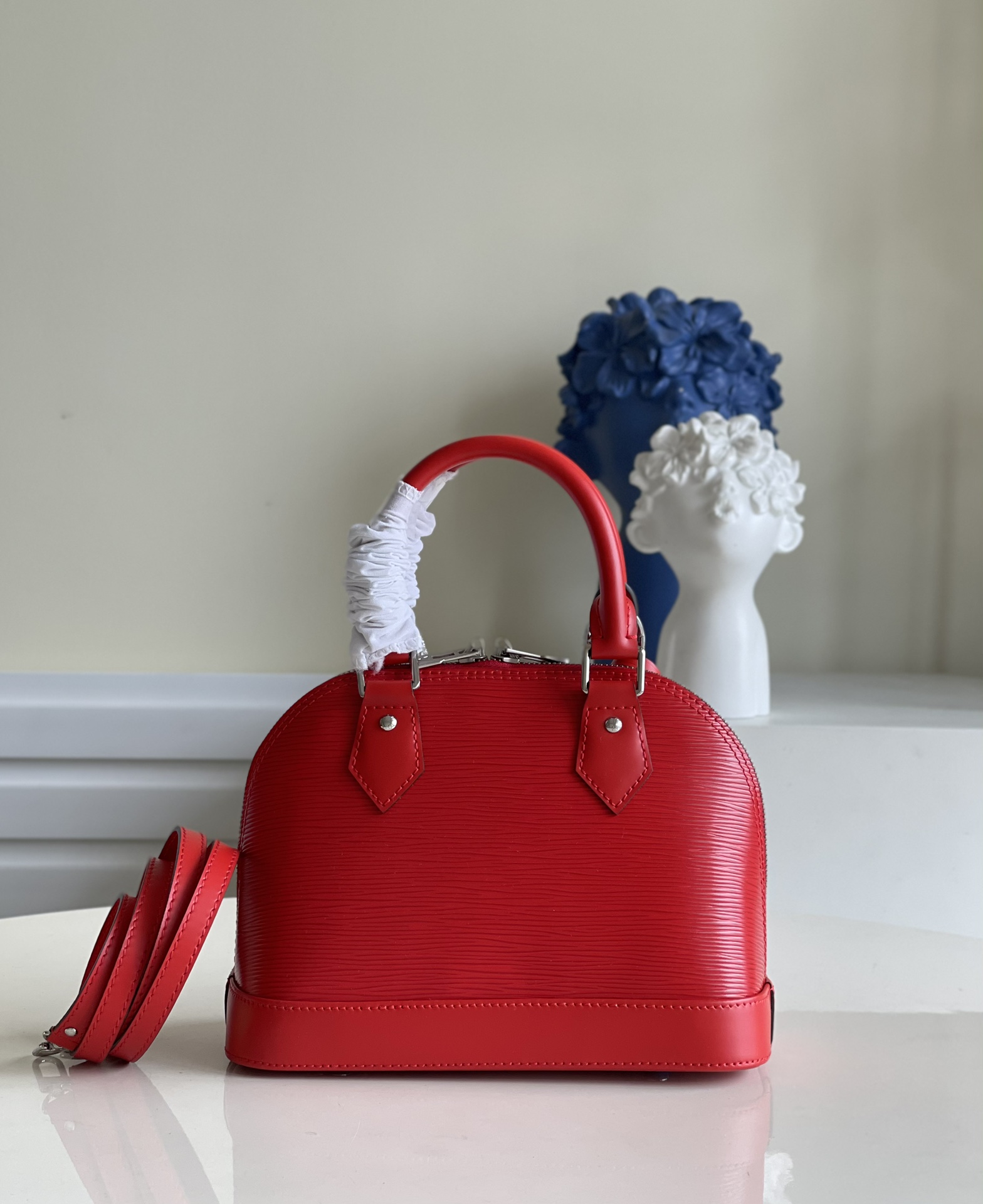 Bagsaaa L0vis Vvtt0n Alma BB Epi Leather Red - 23.5 x 17.5 x 11.5