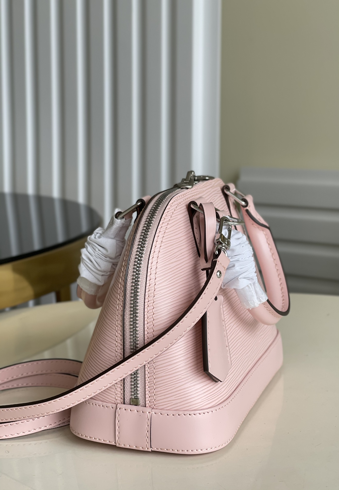Bagsaaa L0vis Vvtt0n Alma BB Epi Leather Pink - 23.5 x 17.5 x 11.5