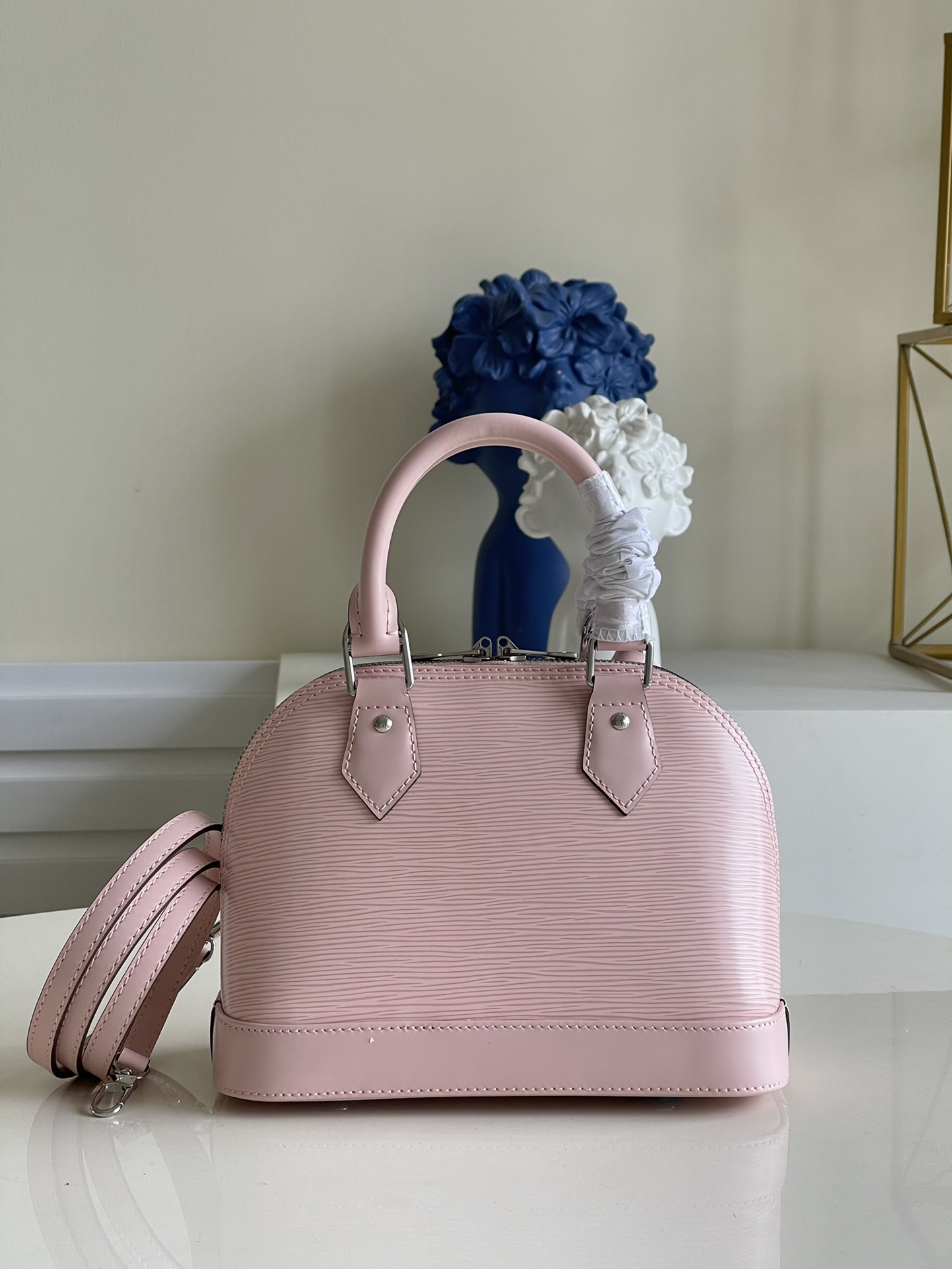 Bagsaaa L0vis Vvtt0n Alma BB Epi Leather Pink - 23.5 x 17.5 x 11.5
