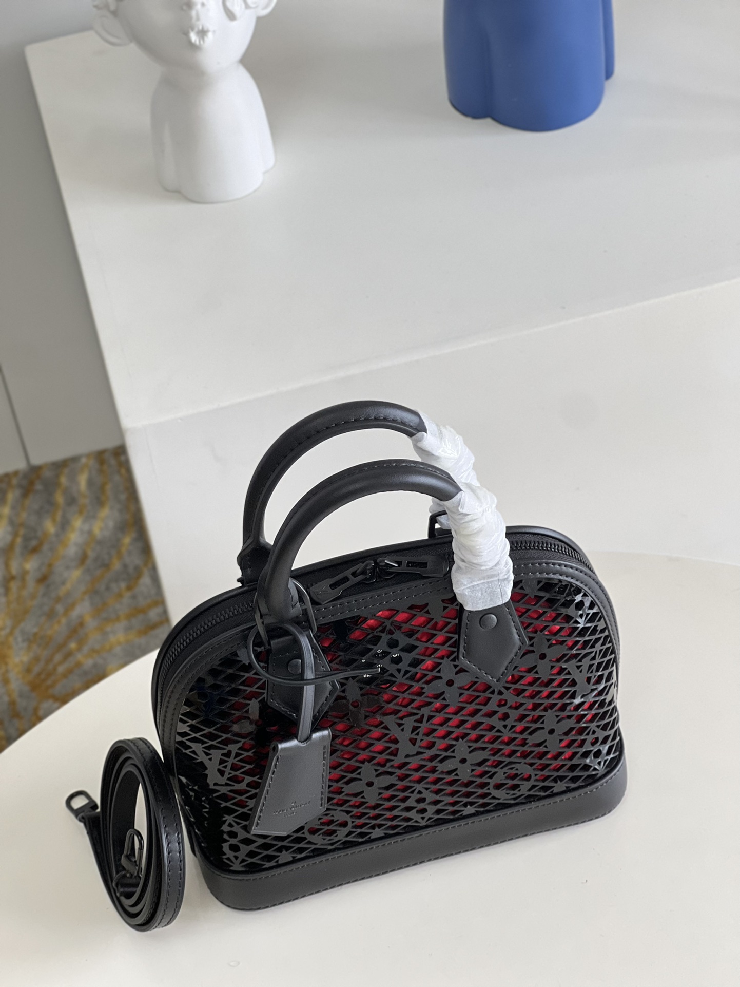 Bagsaaa L0vis Vvtt0n Alma BB Monogram Lace Black and Red - 23.5 x 17.5 x 11.5