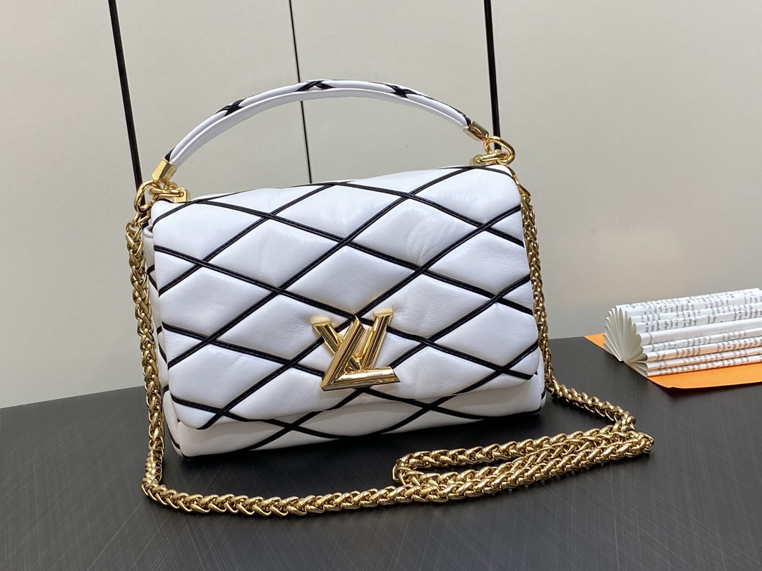 Bagsaaa L0vis Vvtt0n Twist Malletage Pico GO-14 MM bag white