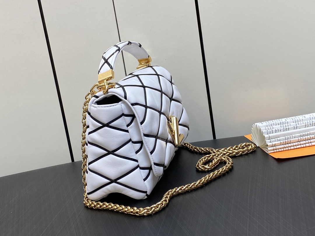 Bagsaaa L0vis Vvtt0n Twist Malletage Pico GO-14 MM bag white