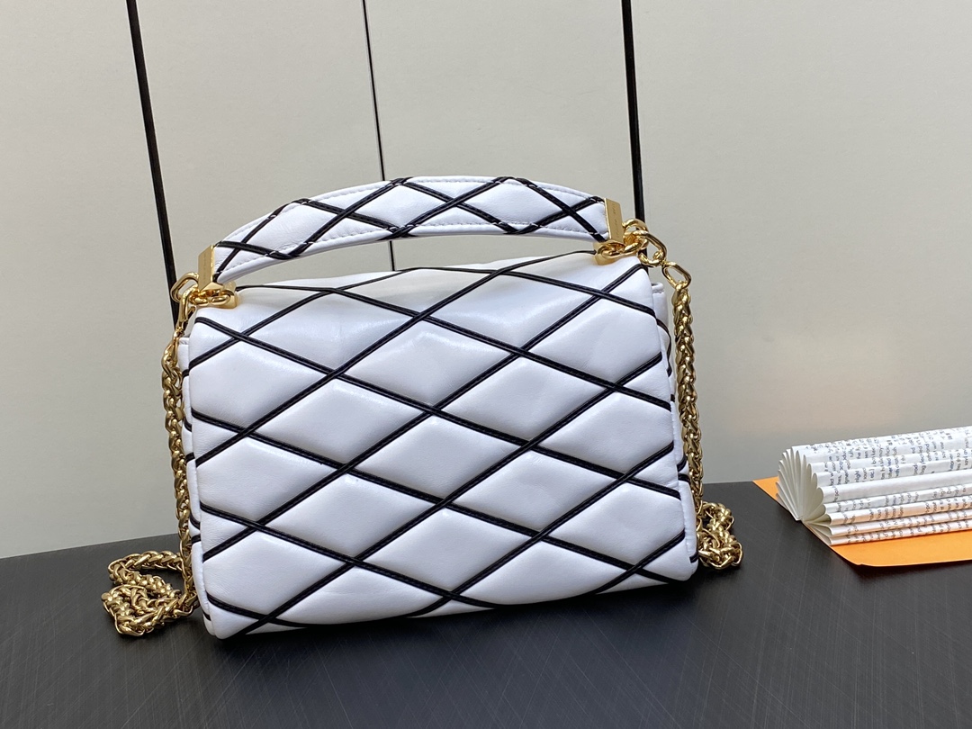 Bagsaaa L0vis Vvtt0n Twist Malletage Pico GO-14 MM bag white
