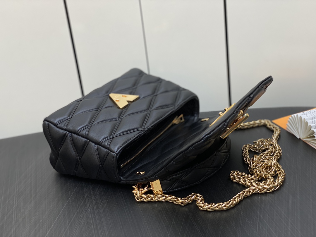 Bagsaaa L0vis Vvtt0n Twist Malletage Pico GO-14 MM bag black