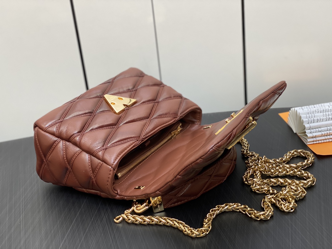 Bagsaaa L0vis Vvtt0n Twist Malletage Pico GO-14 MM bag brown