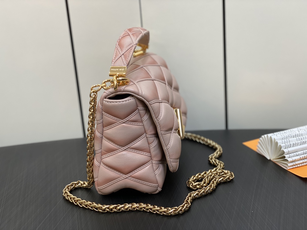 Bagsaaa L0vis Vvtt0n Twist Malletage Pico GO-14 MM bag pink