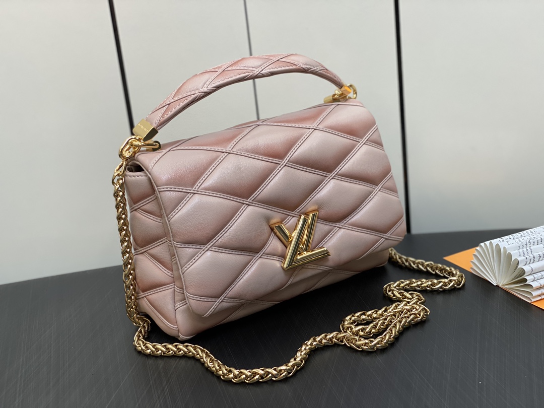 Bagsaaa L0vis Vvtt0n Twist Malletage Pico GO-14 MM bag pink