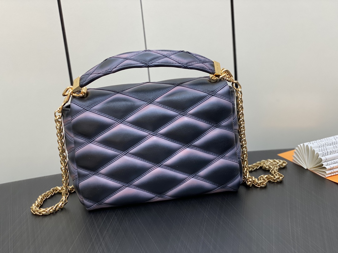 Bagsaaa L0vis Vvtt0n Twist Malletage Pico GO-14 MM bag black/pink