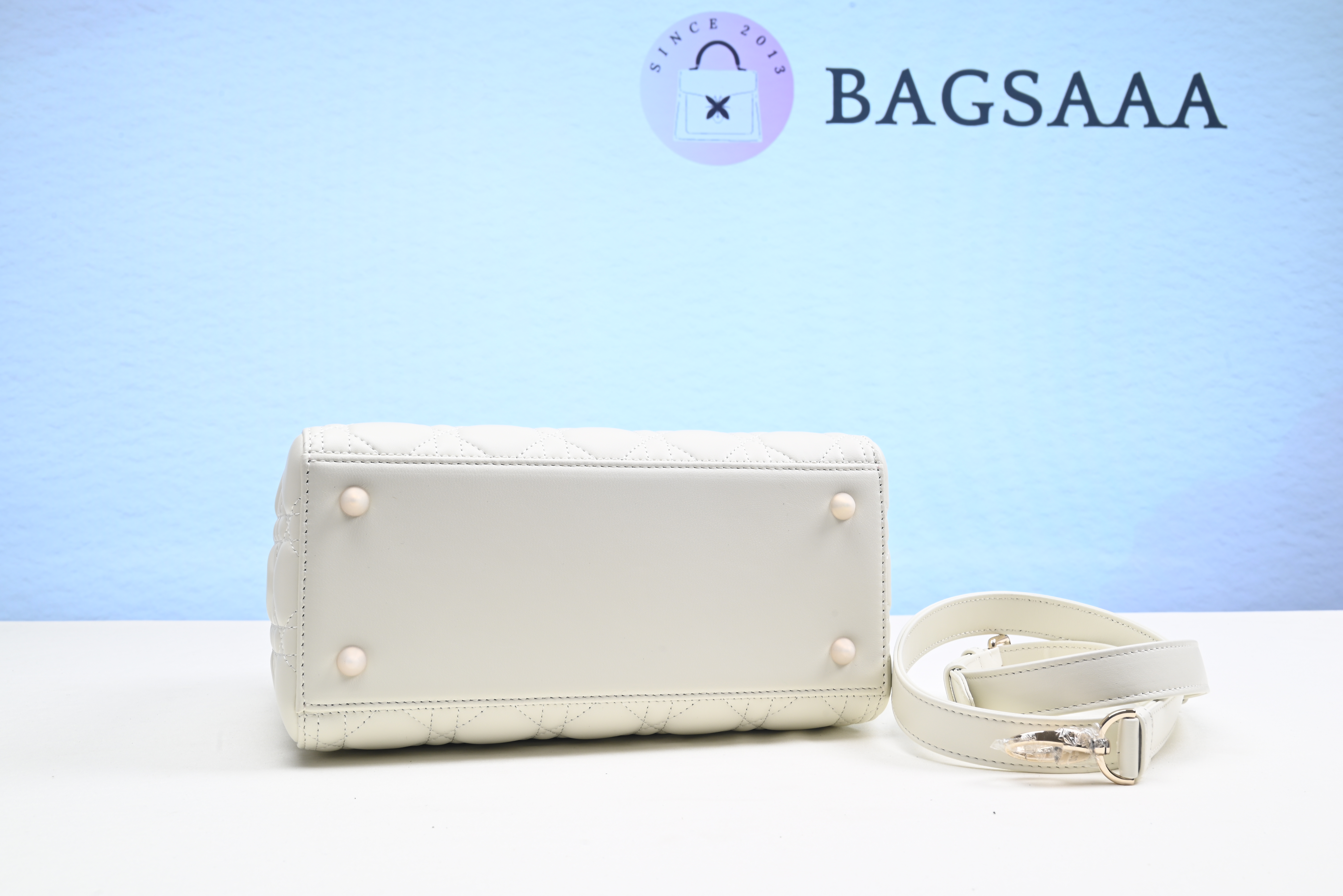 Bagsaaa D10r Lady Medium White 24cm