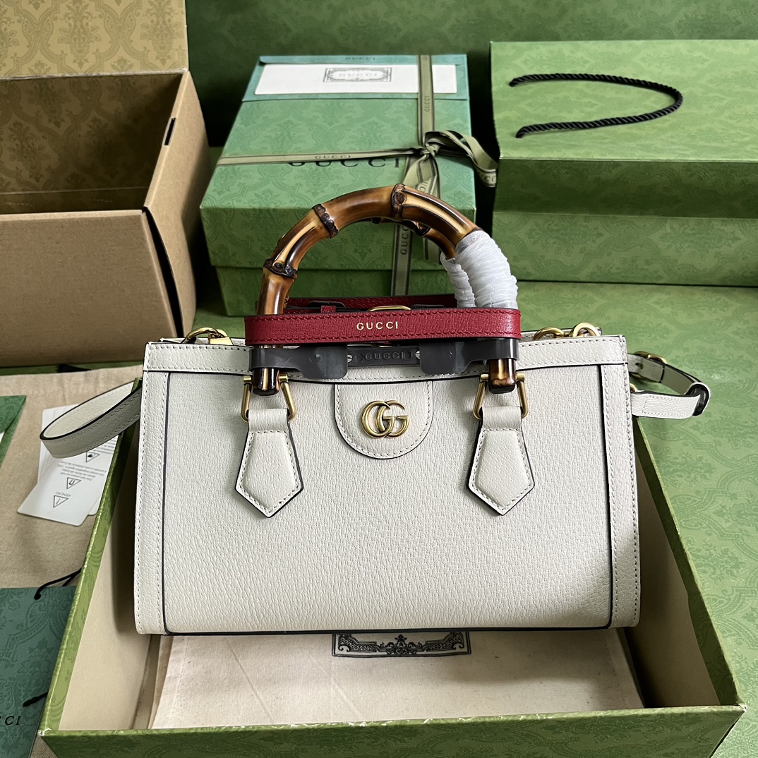 Bagsaaa Gvc*1 Diana Small Shoulder Bag White Leather - 27x15.5x11cm