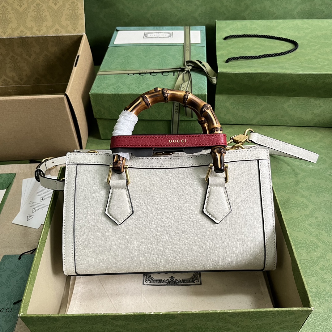 Bagsaaa Gvc*1 Diana Small Shoulder Bag White Leather - 27x15.5x11cm