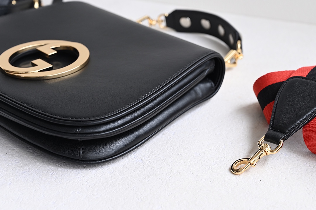 Bagsaaa Gvc*1 Blondie medium black bag - 29x22x7cm