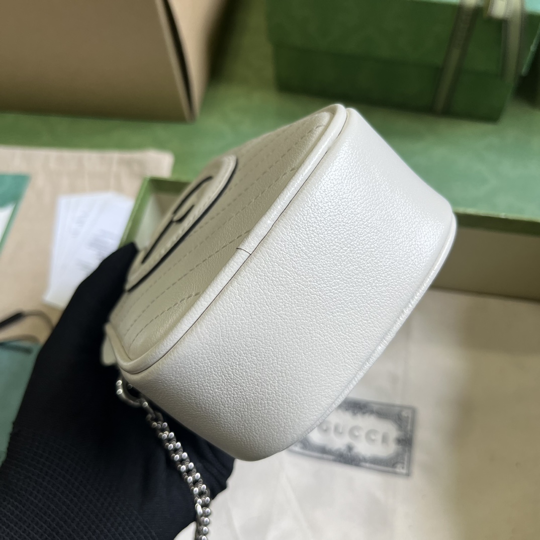 Bagsaaa Gvc*1 Blondie Vertical Crossbody White Bag - 18x10.5x4.5cm
